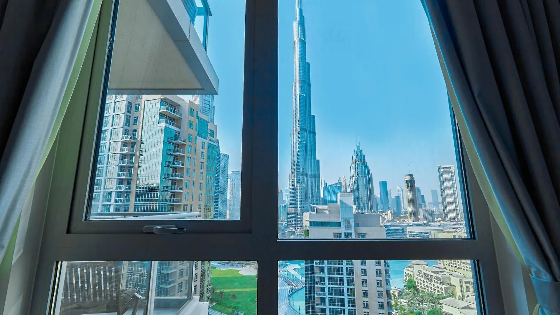 Burj Residences: Luxury Apartment with Burj Khalifa & Fountain Views Dubai