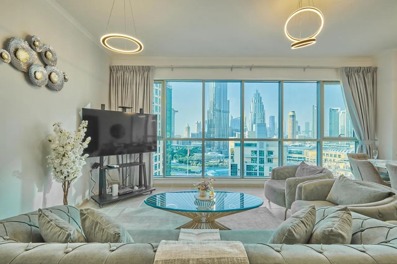 Burj Residences: Luxury Apartment with Burj Khalifa & Fountain Views Dubai