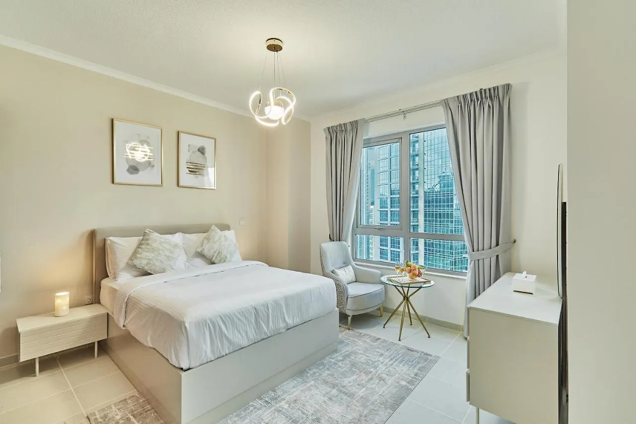 Burj Residences: Luxury Apartment with Burj Khalifa & Fountain Views Dubai